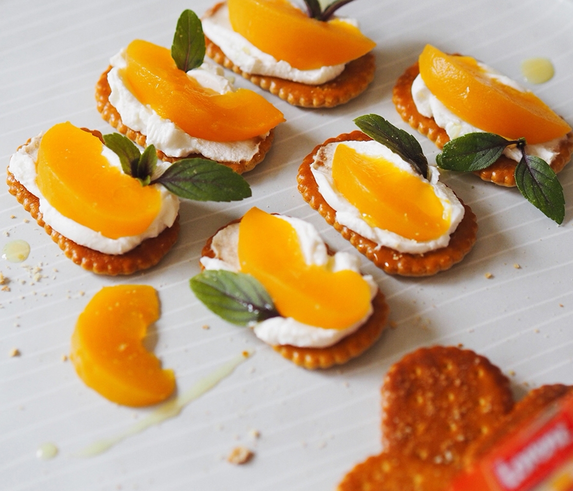 Feigen-Frischkäse-Dip mit LaugenCrackern