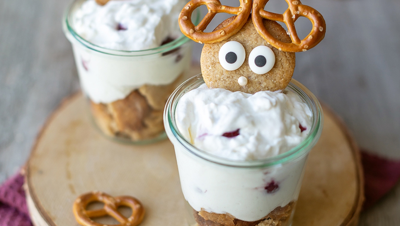 Lebkuchen-Dessert mit Rentier-Deko